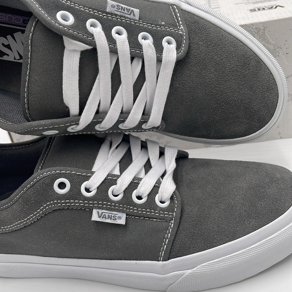 Vans Men's Gray Canvas Sneakers Skate Chukka L
Pewter/True White
VN0A4BX4195 - Picture 15 of 16